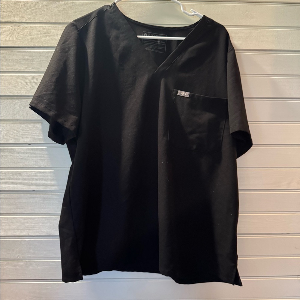 Figs Women’s Black Short Sleeve V-Neck scrub top
